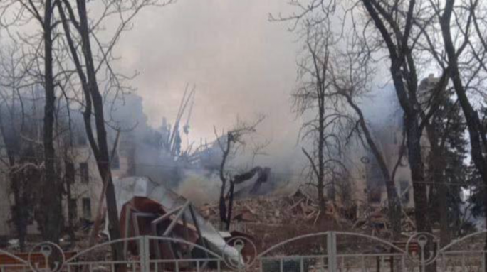 Ukraine invasion: Russian forces bomb theatre housing civilians in besieged city of Mariupol