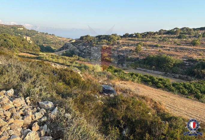 Woman seriously injured after car plunges into field in Rabat