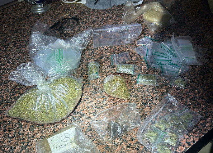 Man found with around 80 grams of synthetic drugs and nearly €3,000 in cash gets jail time