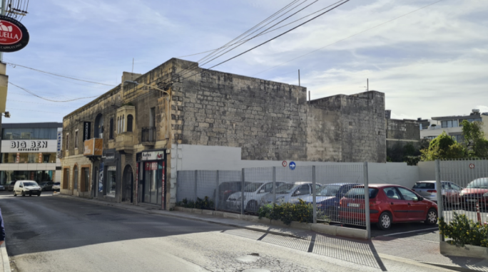 Smart supermarket wants expanded car park