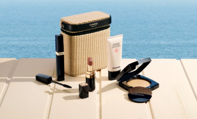 CHANEL: LES BEIGES makeup collection