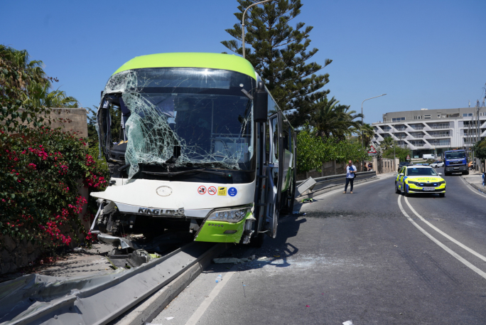 Bus, truck and three cars collide in Mosta, seven people injured