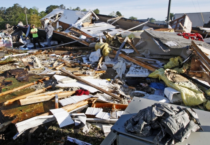 US Southeast lashed by tornado-producing storms
