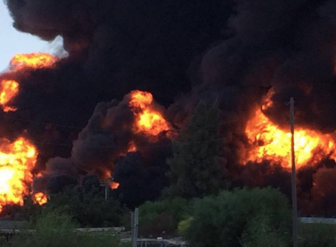 Tripoli main fuel depot hit by rockets