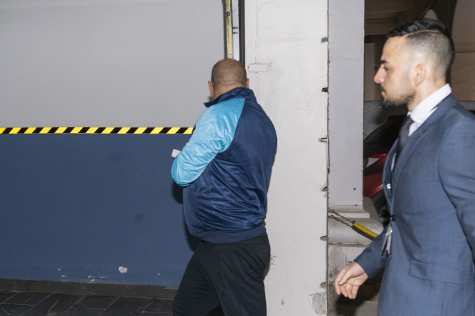 WATCH | Family charged with usury hid €120,000 cash at home, owned luxury cars despite being unemployed