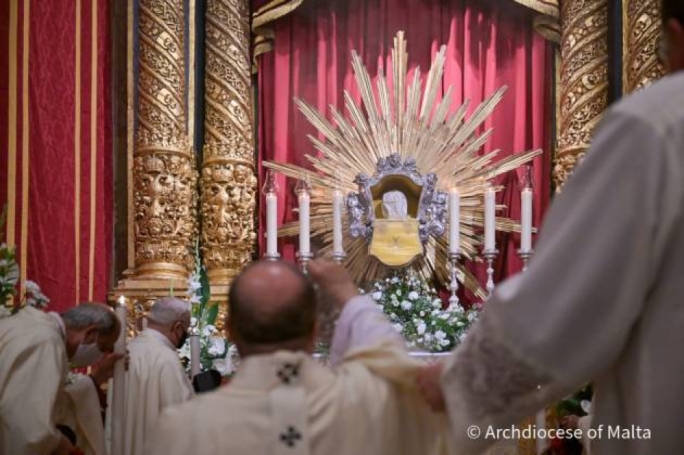 [WATCH] 'The Lord cannot feed us virtually': Archbishop urges public to attend mass in person
