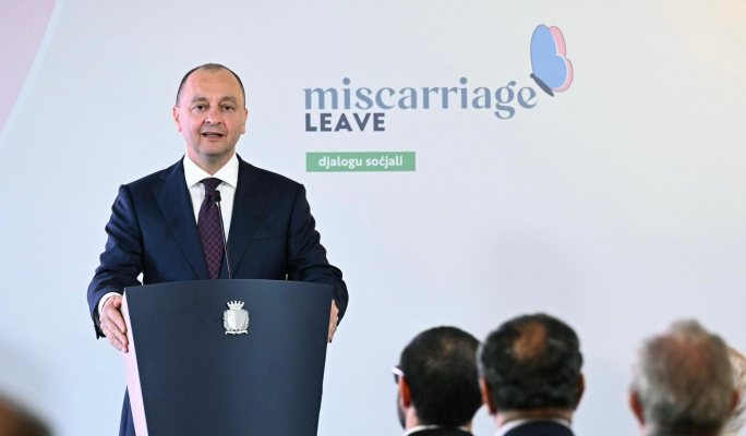 Government announces new support package for parents facing miscarriage or child loss