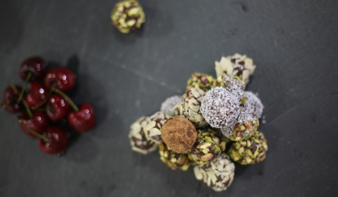 [WATCH] Brazilian chocolate truffles with boozy cherries