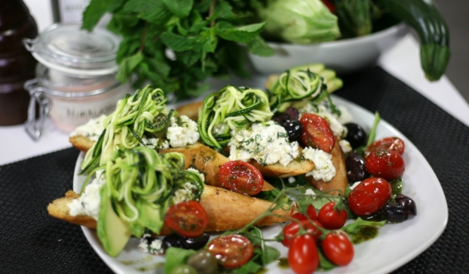 [WATCH] Zucchini and ricotta bruschetta