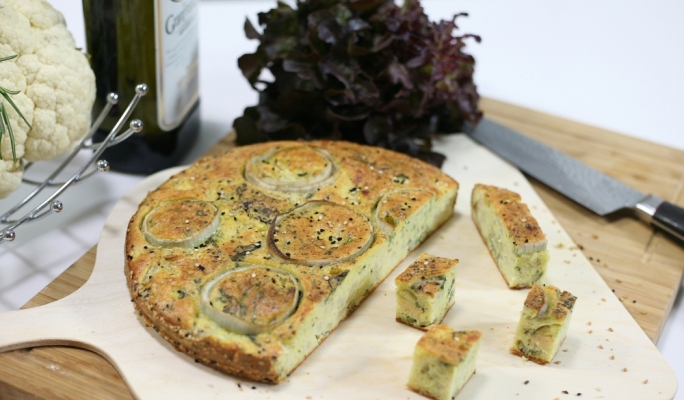 Cauliflower and cheese bake with onion rings