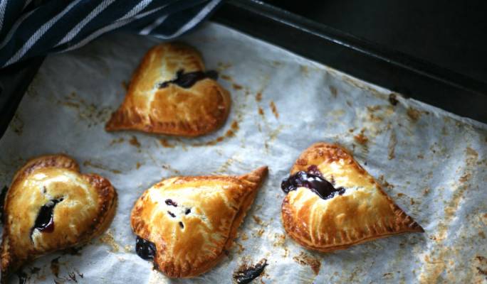 Cherry heart pies