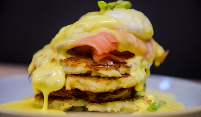 Smoked salmon and hash brown Benedict