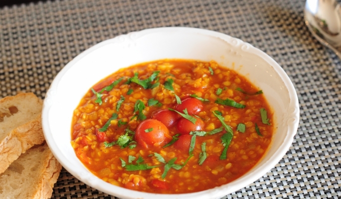 Spiced red lentil and tomato soup