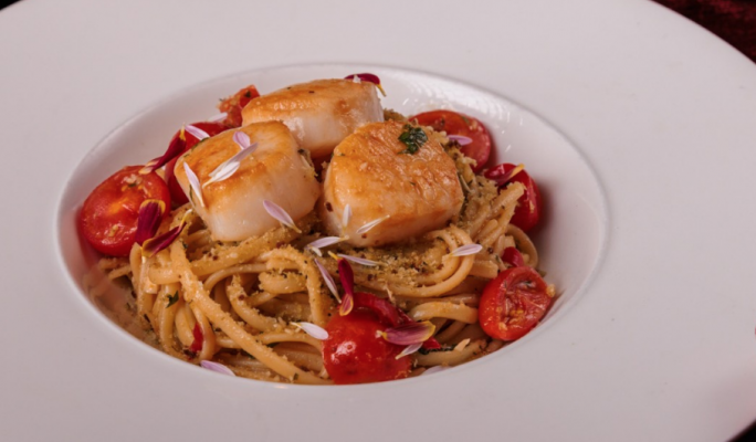 Linguine in citrus butter sauce with seared scallops