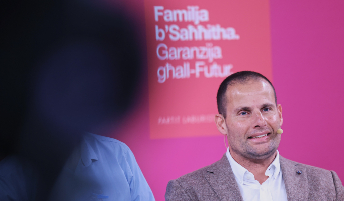 Government to sign €276 million agreement to keep childcare free