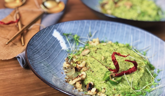 Zucchini gazpacho with sundried tomatoes